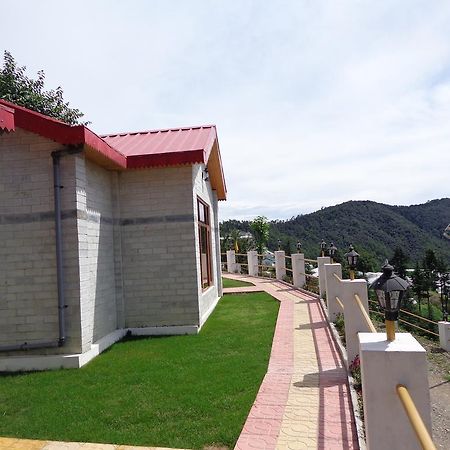 Village Live In Resort Chail Bagian luar foto