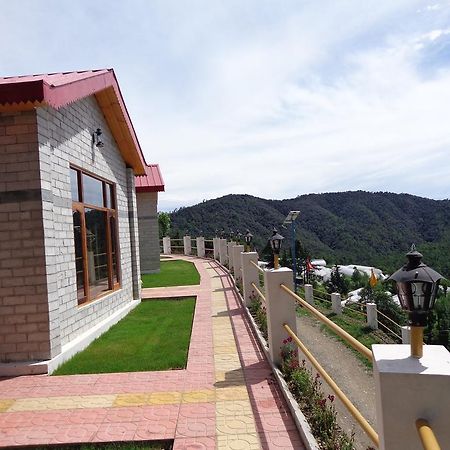 Village Live In Resort Chail Bagian luar foto