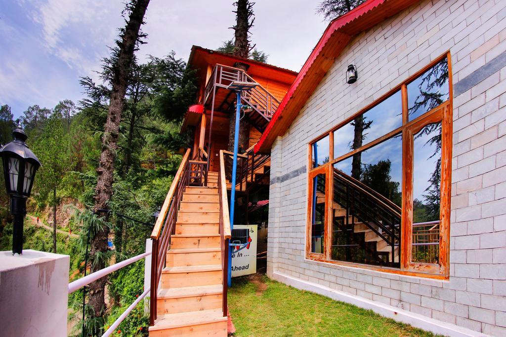 Village Live In Resort Chail Bagian luar foto