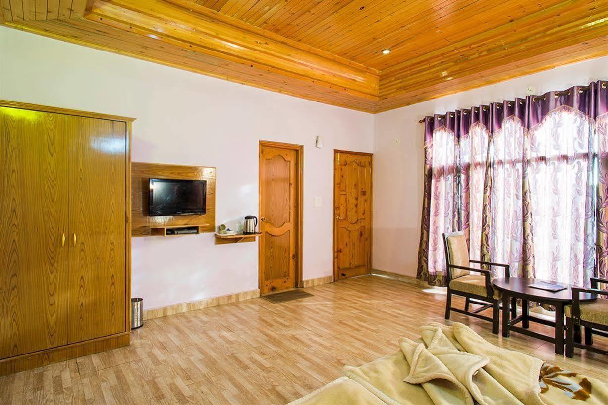 Village Live In Resort Chail Bagian luar foto