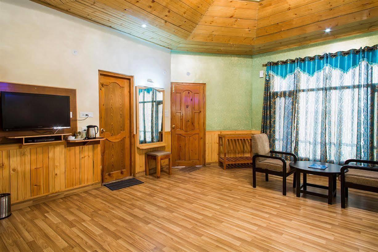 Village Live In Resort Chail Bagian luar foto